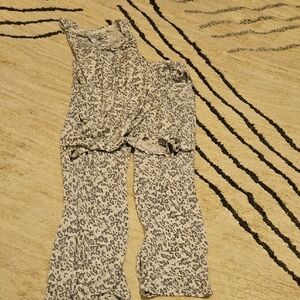 Rene Rofe Gray Leopard Loungwear